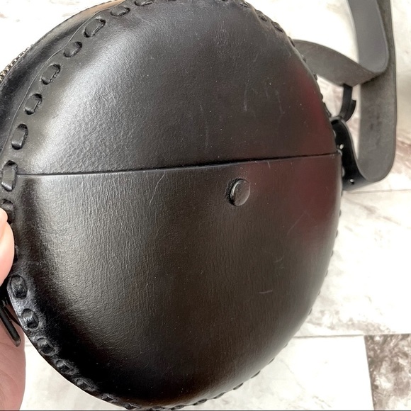 🌸Host Pick🌸 🆕 Authentic Antik Batik Round Embossed Leather Bag - Picture 6 of 8